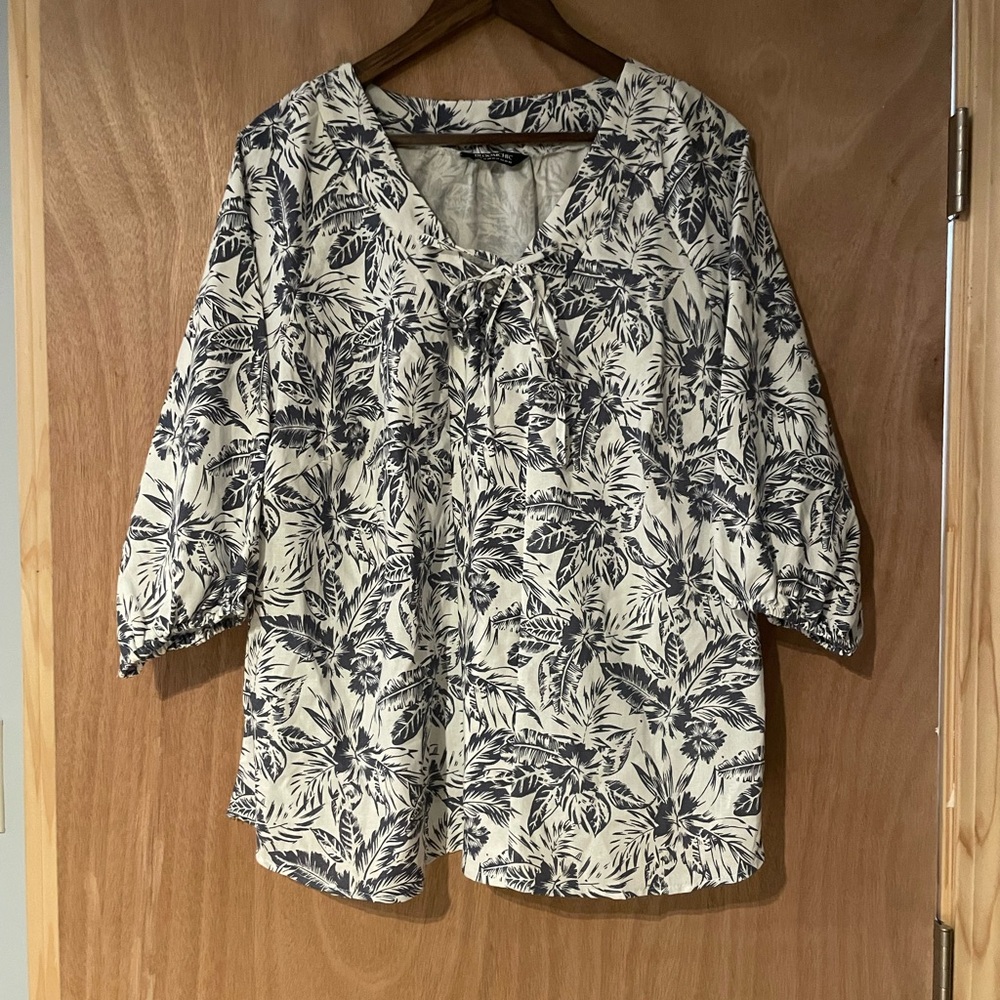 BloomChic Deep Blue and White Leaf Print Blouse